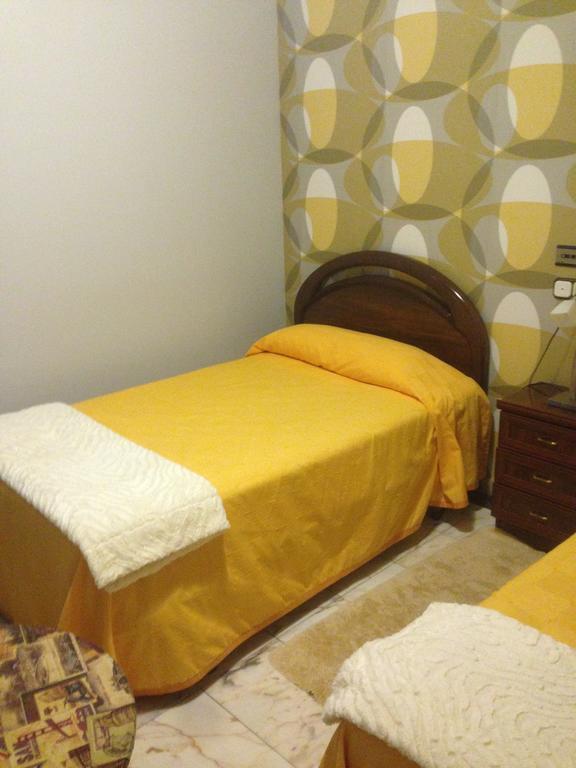 Hostal Salones Victoria Санта-Марина-дель-Рей Экстерьер фото